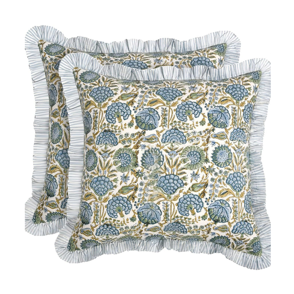 Almofada decorativa com estampa floral e borda de folho
